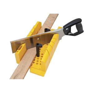 TAGLIACORNICI IN ABS+SEGA S DORSO CM. 30 p/battiscopa