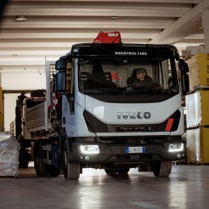NOLEGGIO AUTOCARRO IVECO 120 targa GJ867GY CON GRU a forfait