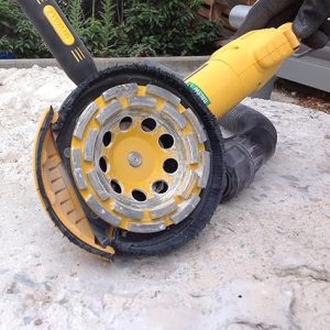 CUFFIA P/SMERIGLIATRICE DIAM. 125 C/SPAZZOLE DWE46150-XJ "DEWALT"